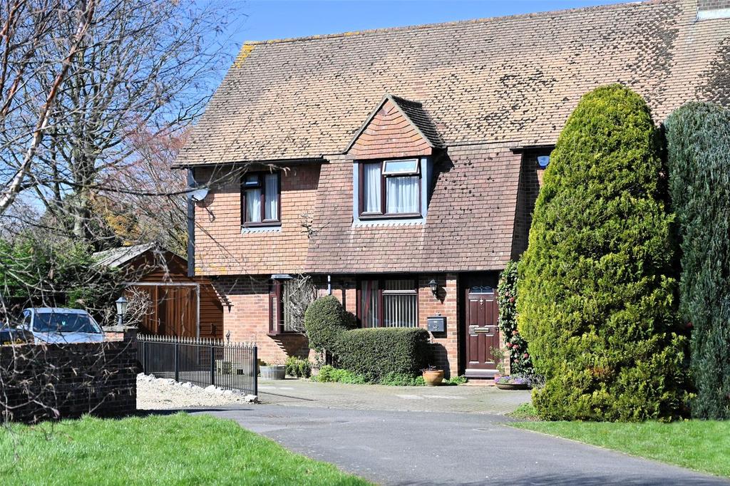 Chapmans Close, Challock, Ashford, Kent, TN25 4 bed semidetached house
