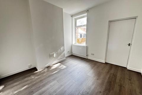 3 bedroom terraced house to rent, Rosebery Street LEICESTER LE5 4GN