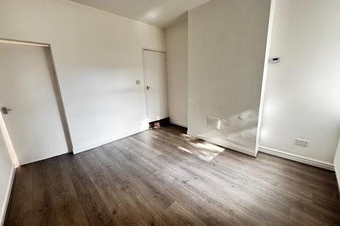 3 bedroom terraced house to rent, Rosebery Street LEICESTER LE5 4GN