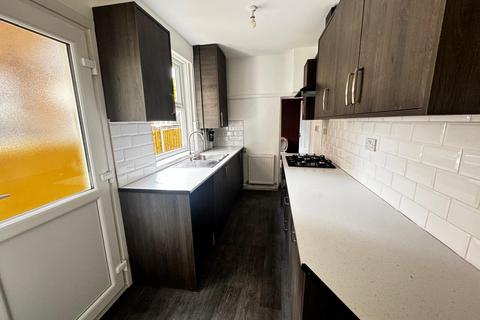 3 bedroom terraced house to rent, Rosebery Street LEICESTER LE5 4GN