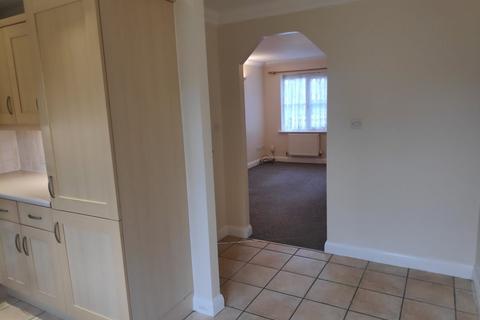 2 bedroom terraced house to rent, Priestlands Close, Horley