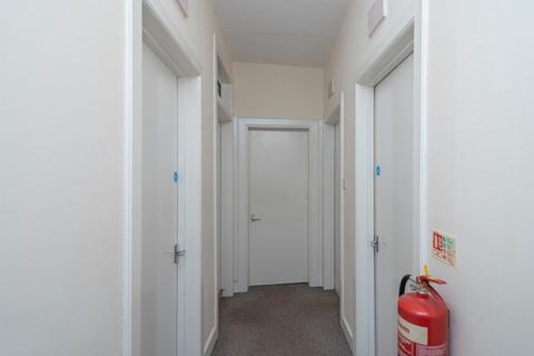 3 bedroom flat to rent, James Street, Stirling FK8