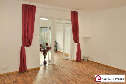 3 bedroom terraced house to rent, Fern Lane, Glasgow G13