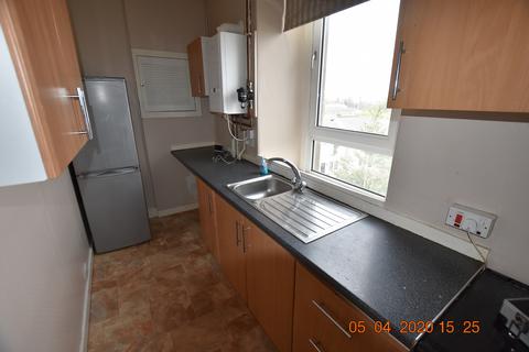 2 bedroom flat to rent, 327 T/R Clepington Road, Dundee, DD3 8BB