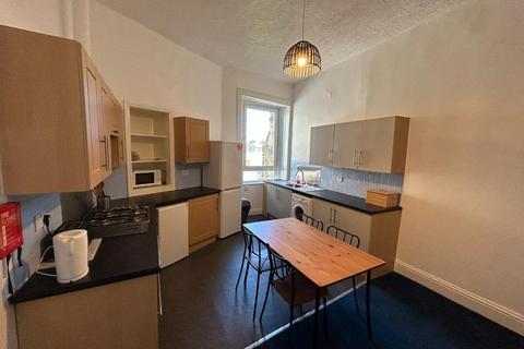 4 bedroom flat to rent, Morningside Road, Morningside, Edinburgh, EH10