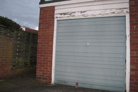 Garage to rent - Relton Place, Whitley Bay