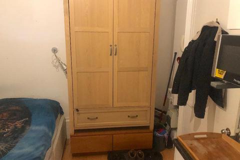 Studio to rent, Lansdowne Place, Hove, East Sussex, BN3 1FL