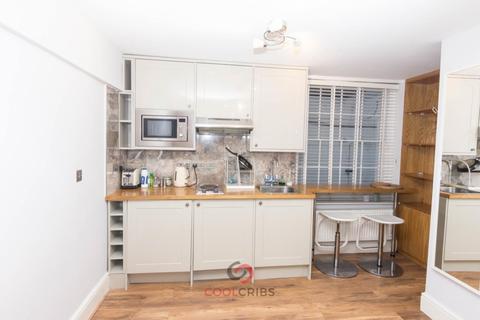 Studio to rent, Star Street, Paddington, London  W2