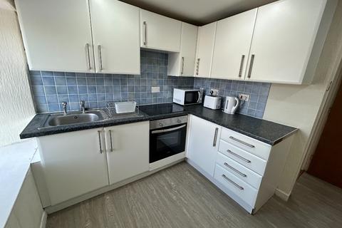 5 bedroom flat to rent, Nicolson Street, Newington, Edinburgh, EH8