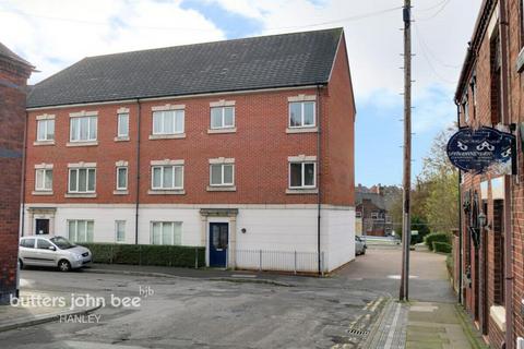 2 bedroom maisonette to rent, Birches Rise, Birches head