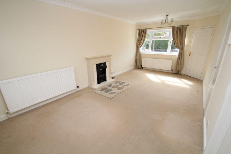 Duchess Way, Queensfield, Swindon 3 bed semidetached house £240,000