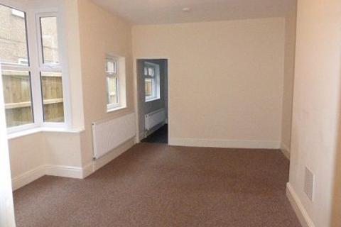 2 bedroom flat to rent, Hainton Avenue, Grimsby