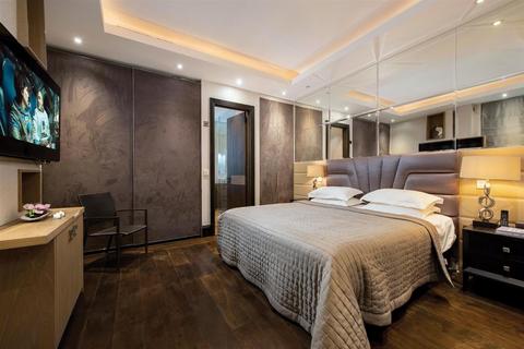 4 bedroom flat to rent, Park Lane, Mayfair W1K