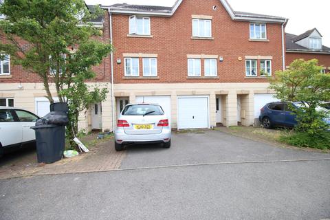 3 bedroom terraced house to rent - Rose Park Close, HAYES, Greater London, UB4
