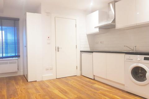 Studio to rent, London, E2