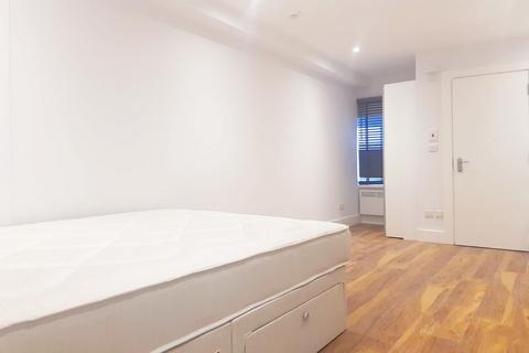 Studio to rent, London, E2