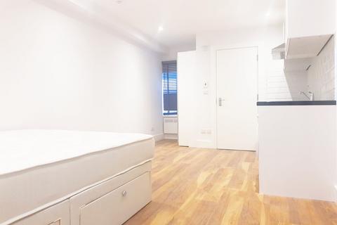 Studio to rent, London, E2