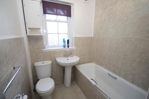 3 bedroom flat to rent, Baker Street, Stirling Town, Stirling, FK8