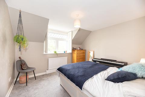 3 bedroom terraced house to rent, Fawcett Close, London