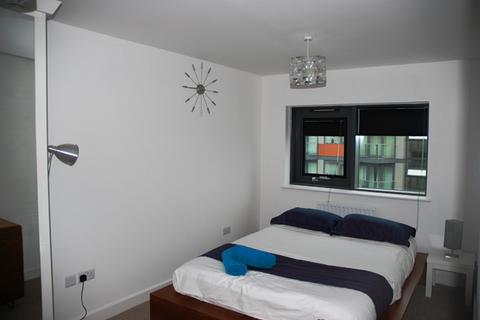 2 bedroom flat for sale, Proton Tower, Blackwall Way, East India, Docklands, E14 9GN