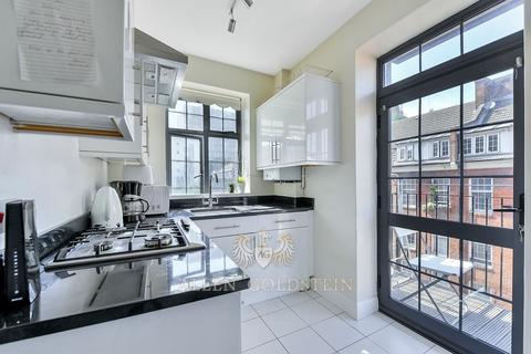 4 bedroom flat to rent, Grafton Place NW1