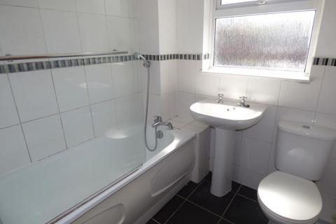 1 bedroom cluster house to rent, Glenfield Road, Luton, Bedfordshire, LU3 2JA
