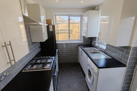 3 bedroom detached house to rent, 3 Bedroom Detached House, Goldington, Company Let