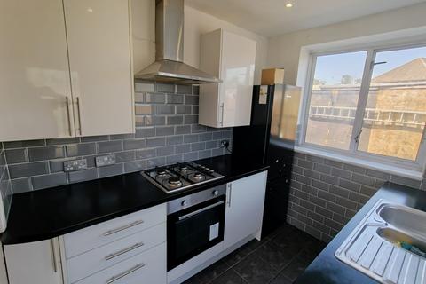 3 bedroom detached house to rent, 3 Bedroom Detached House, Goldington, Company Let