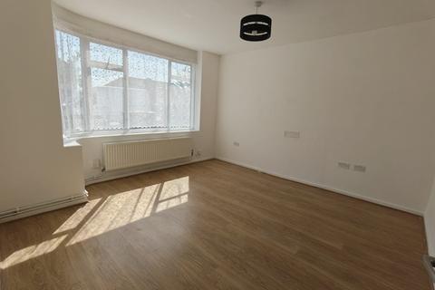 3 bedroom detached house to rent, 3 Bedroom Detached House, Goldington, Company Let
