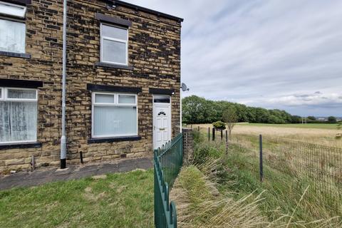 4 bedroom end of terrace house to rent, Oakroyd Mount, Leeds LS28