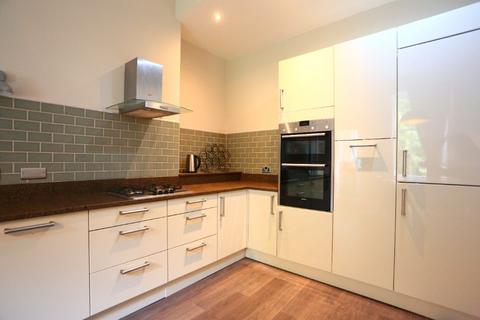2 bedroom flat to rent, Merchiston Crescent, Merchiston, Edinburgh, EH10