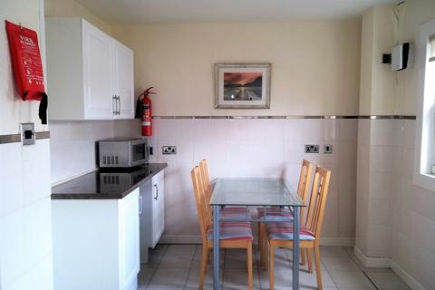 3 bedroom flat to rent, Cowane Street, Stirlingshire FK8