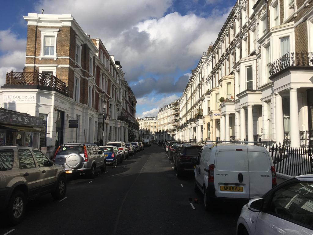 Hogarth Road
