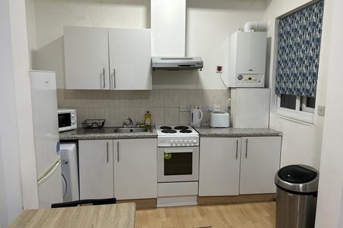 2 bedroom apartment to rent, Bayswater, Hyde Park, Queensway, London  W2