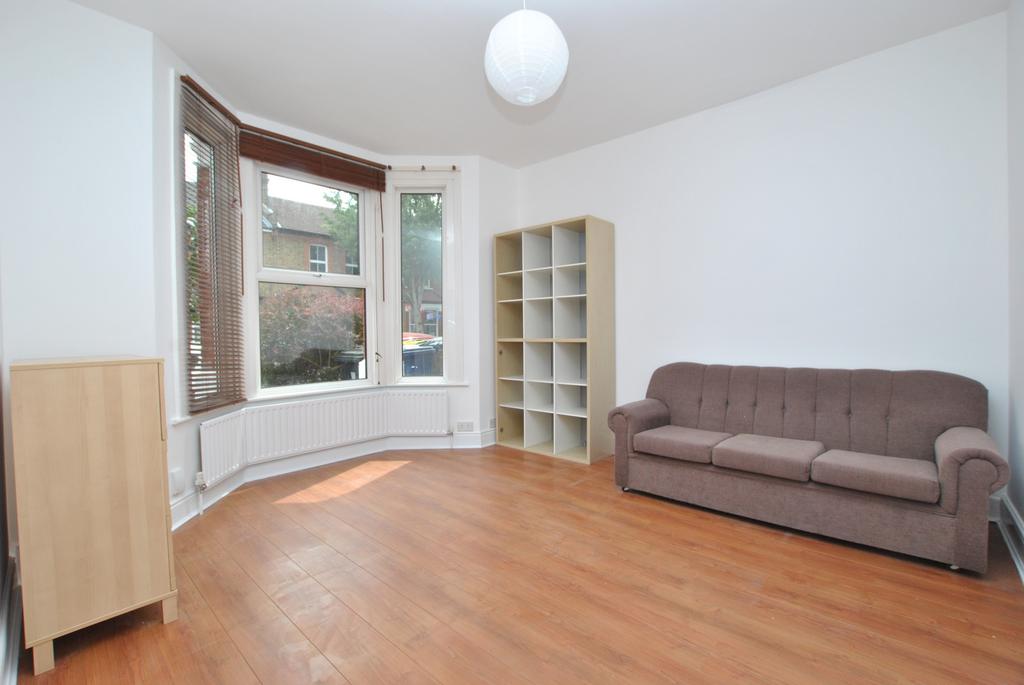 Hessel Road, Ealing, W13 3 bed terraced house £1,775 pcm (£410 pw)