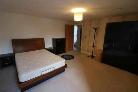 2 bedroom flat to rent, Kingston Court, 6 Kingston Square, Hull, East Yorkshire