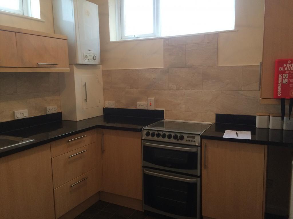 Kitchen (Main)