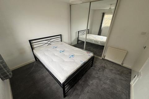 3 bedroom flat to rent, Broomhill Drive, Broomhill, Glasgow, G11