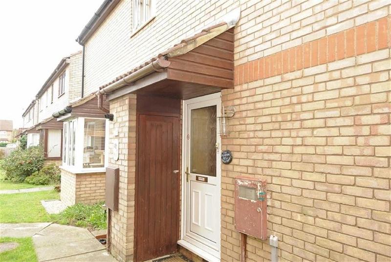Senwick Drive, Wellingborough... 2 bed cluster house £695 pcm (£160 pw)