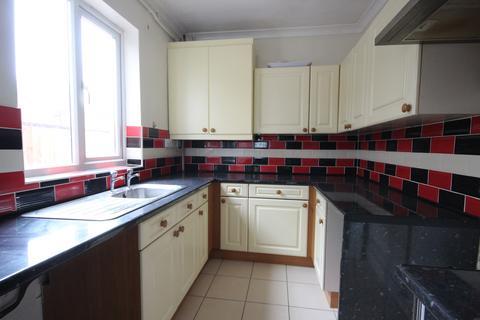 2 bedroom terraced house to rent, Cloutsham Street, Northampton, Northamptonshire. NN1 3LN