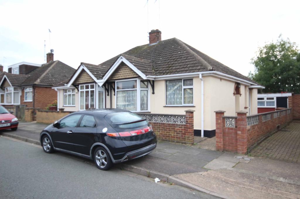 Yelvertoft Road, Northampton, Northamptonshire. NN2 7TG 2 bed semi