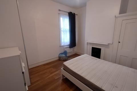 1 bedroom in a flat share to rent, HARROW ROAD, KENSAL GREEN, LONDON NW10