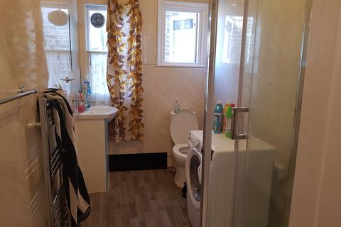 1 bedroom in a flat share to rent, HARROW ROAD, KENSAL GREEN, LONDON NW10