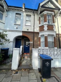 1 bedroom in a flat share to rent, HARROW ROAD, KENSAL GREEN, LONDON NW10