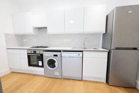 3 bedroom flat to rent, St Johns Grove, Archway