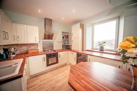 2 bedroom flat to rent, 77 Western Road, Aberdeen, AB24 4DR