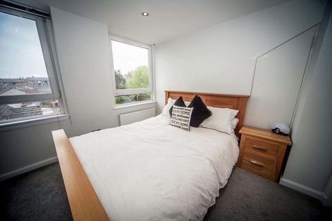 2 bedroom flat to rent, 77 Western Road, Aberdeen, AB24 4DR