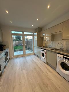 1 bedroom in a house share to rent - Enfield