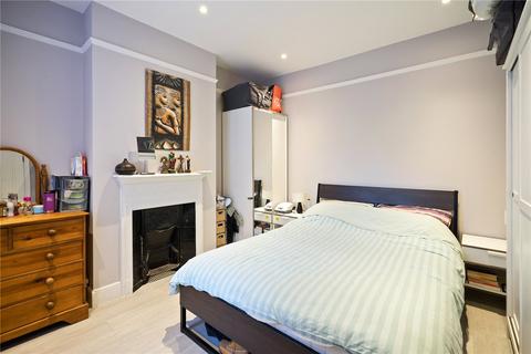 3 bedroom apartment to rent - Ambleside Gardens, London, SW16