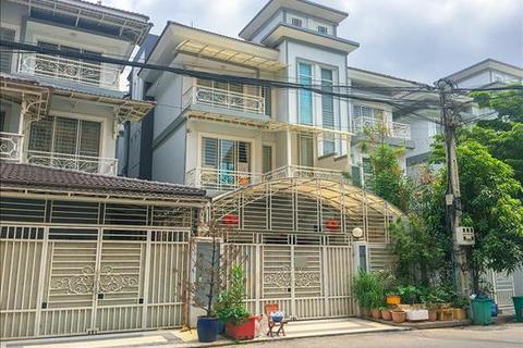 5 bedroom villa, Str.11, Sen Sok, Phnom Penh, KHSV18